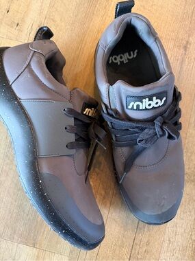 Snibs Spacecloud 2.0 Sneaker Slip & Water Resistant Work Sneakers | Charcoal